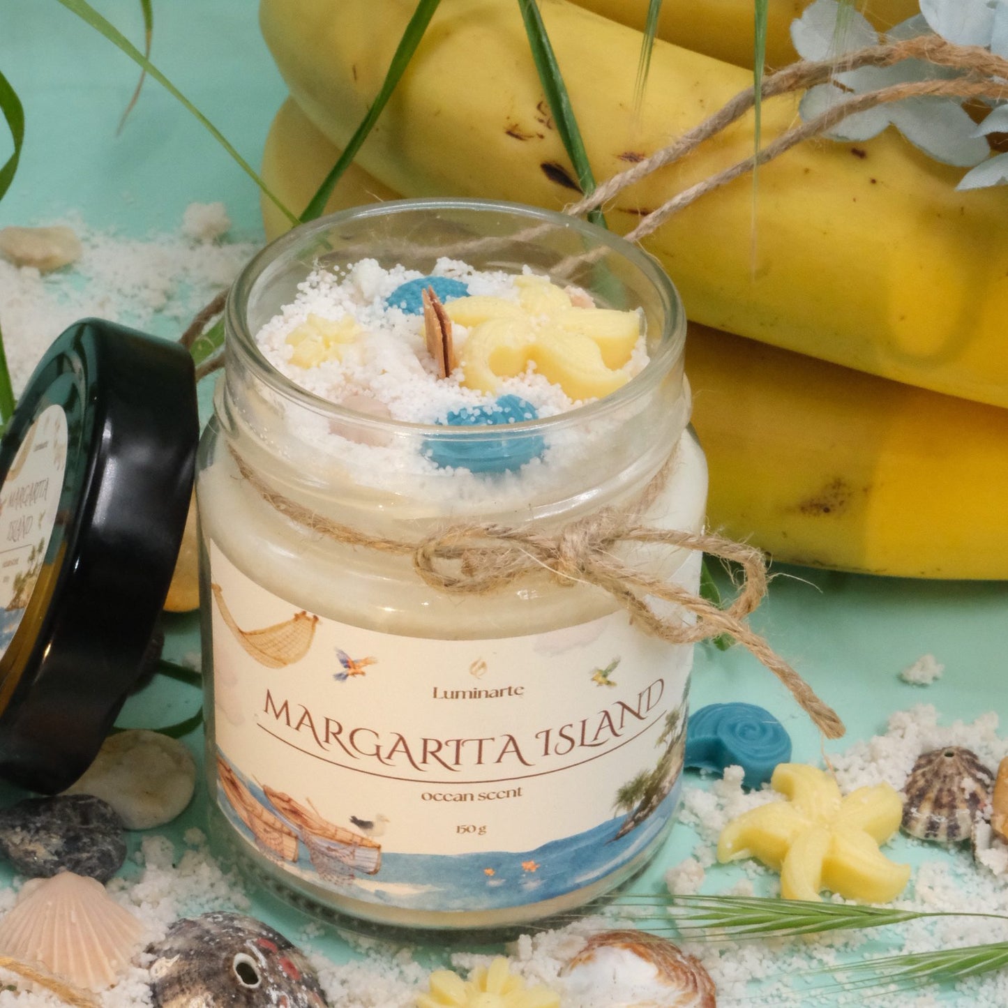 Lumânare parfumată din ceară de soia, turnată manual – „ Margarita Island ” | Ediția de vară, cu aromă oceanică