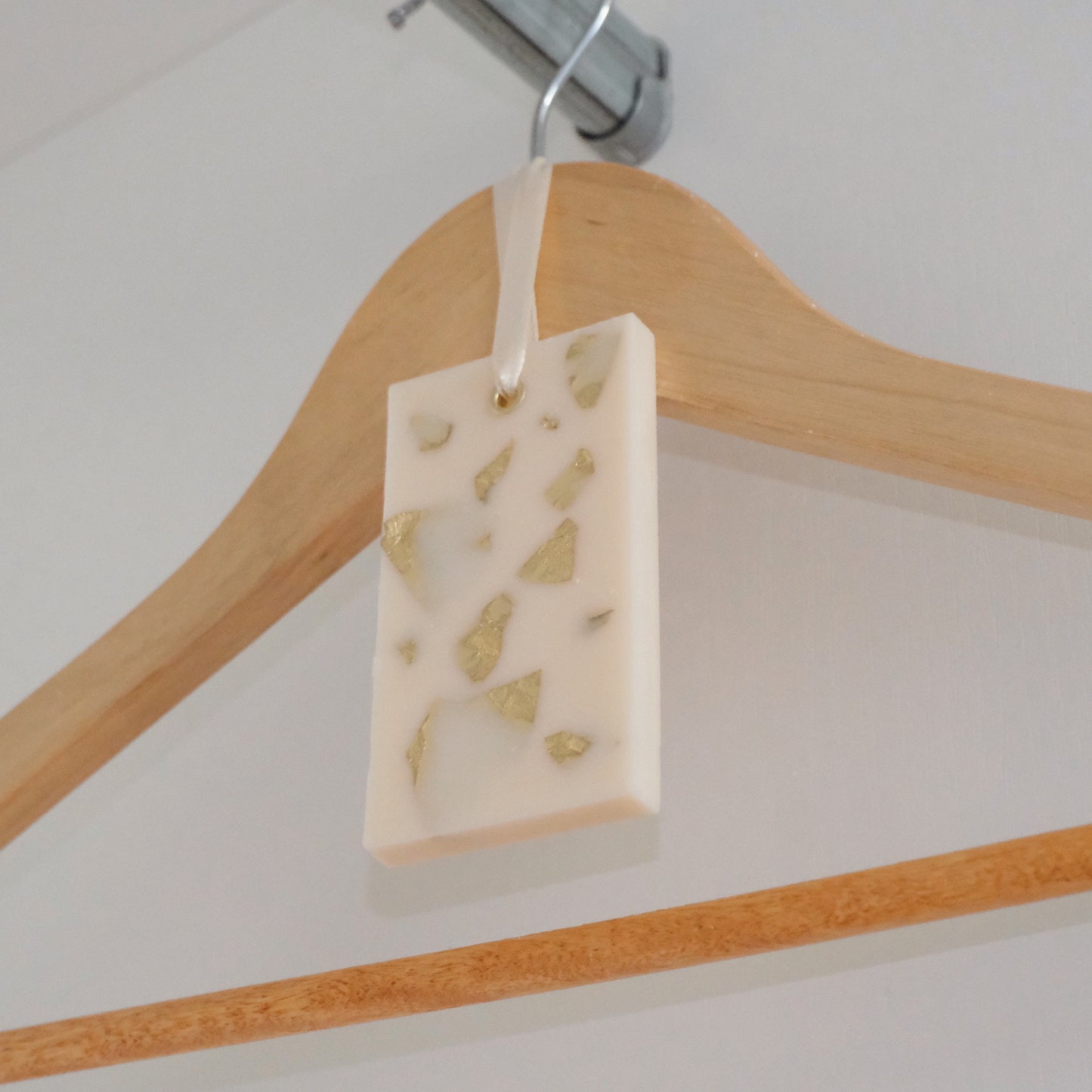 Tableta de ceară parfumată, turnată manual din ceară de soia – Odorizant de cameră „Sauvage”
