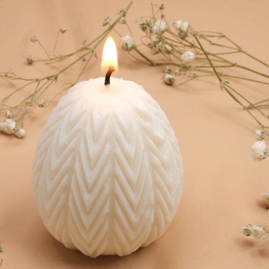 Lumânare turnată manual cu ceară de soia – „Lumânare Ouă” | Ediție de Paște, în formă de ouă de Paște