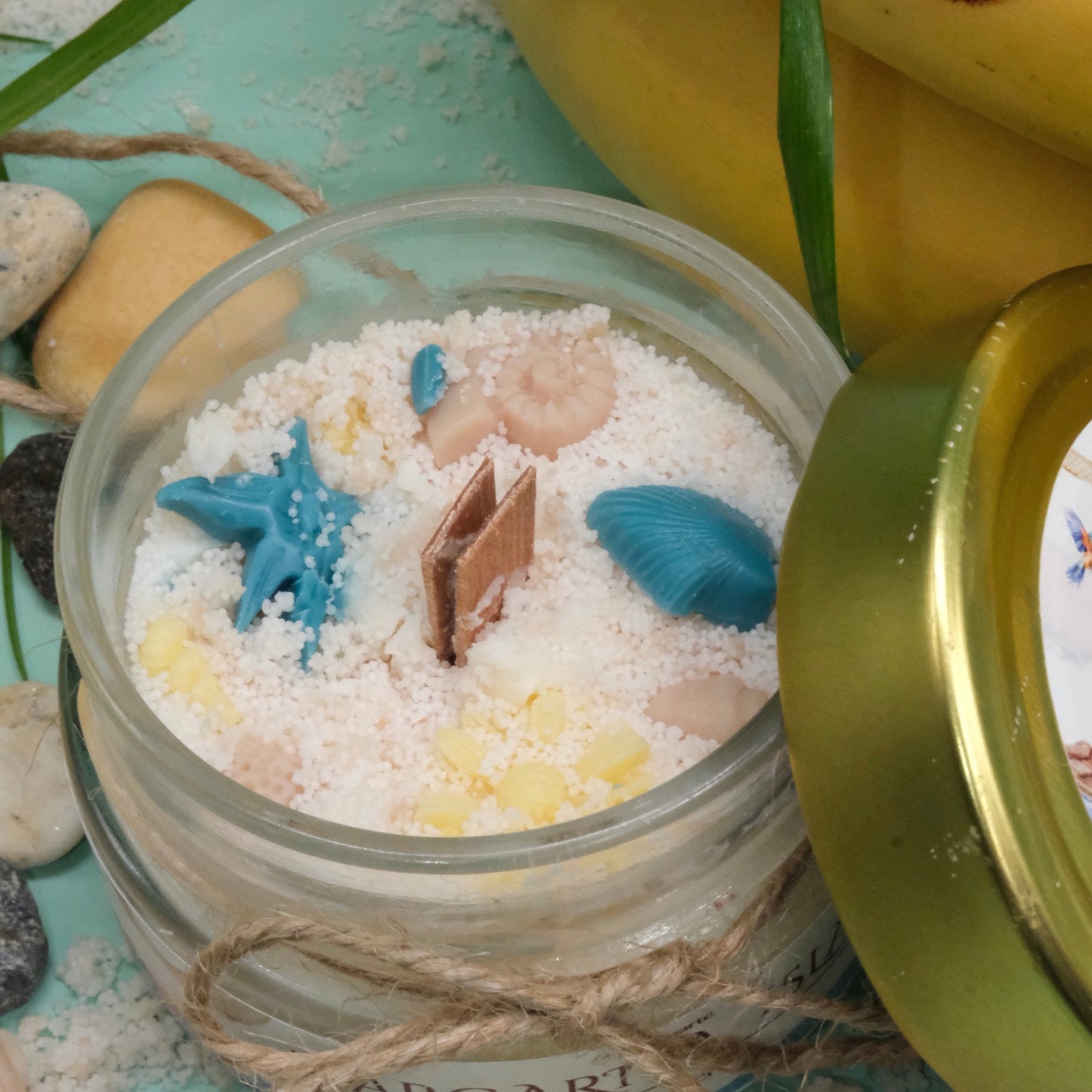 Lumânare parfumată din ceară de soia, turnată manual – „ Margarita Island ” | Ediția de vară, cu aromă oceanică