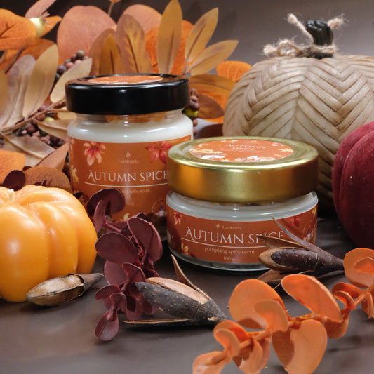 Lumânare parfumată din ceară de soia, turnată manual – „Autumn Spice” | Ediție de toamnă, cu aromă caldă de dovleac