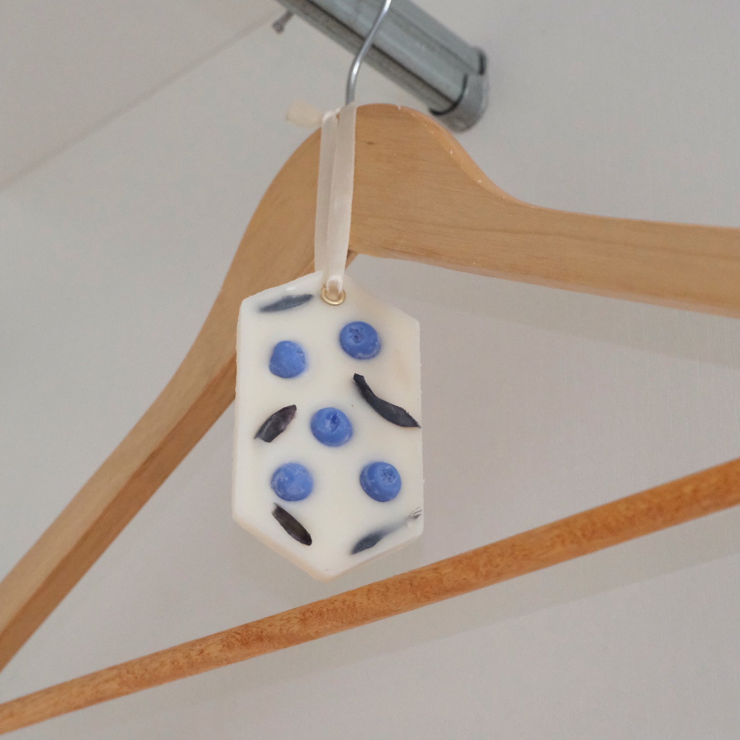 Tableta de ceară parfumată, turnată manual din ceară de soia – Odorizant de cameră „Blueberry Muffin”
