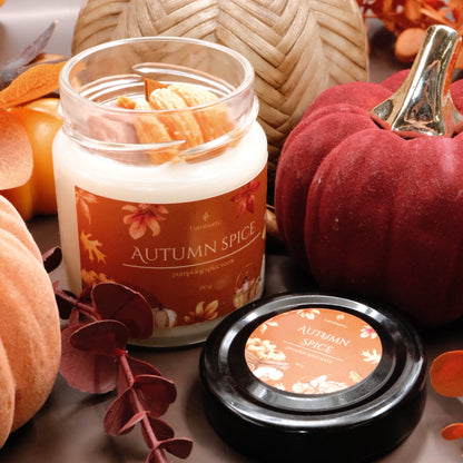 Lumânare parfumată din ceară de soia, turnată manual – „Autumn Spice” | Ediție de toamnă, cu aromă caldă de dovleac