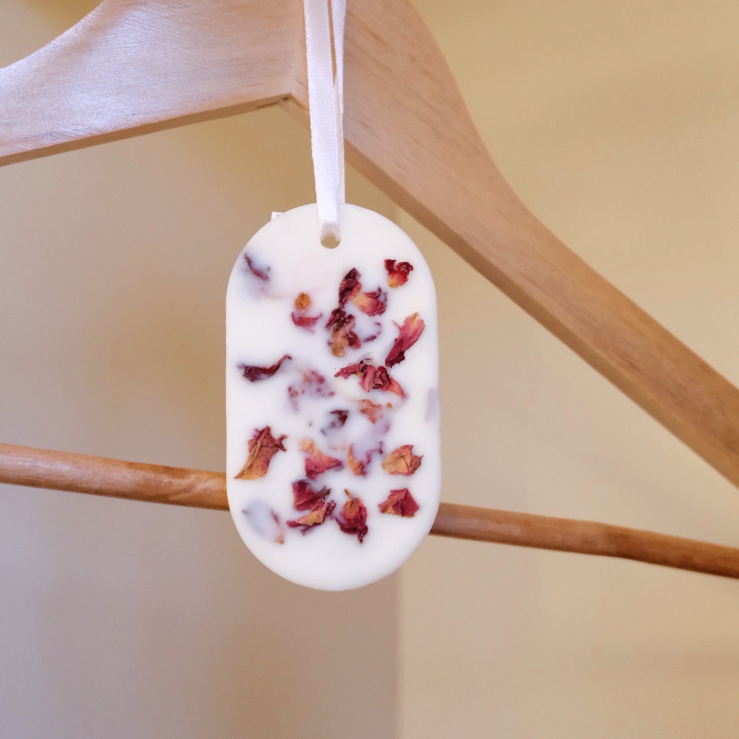 Tableta de ceară parfumată, turnată manual din ceară de soia – Odorizant de cameră „Love” | Aromă de trandafiri | Ediție de Valentine's Day