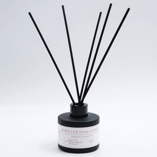 Difuzor - Parfum de cameră – „White Cocoa and Cookies” | Colecția Aphrodisia Candles, cu aromă de biscuiți caramelizați, lămâie, ghimbir, scorțișoară, vanilie și zahăr pudră