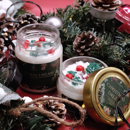 Lumânare parfumată din ceară de soia, turnată manual – „Christmas Dream” | Ediție de Crăciun, cu aromă de condimente de Crăciun