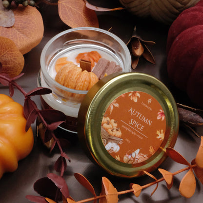 Lumânare parfumată din ceară de soia, turnată manual – „Autumn Spice” | Ediție de toamnă, cu aromă caldă de dovleac