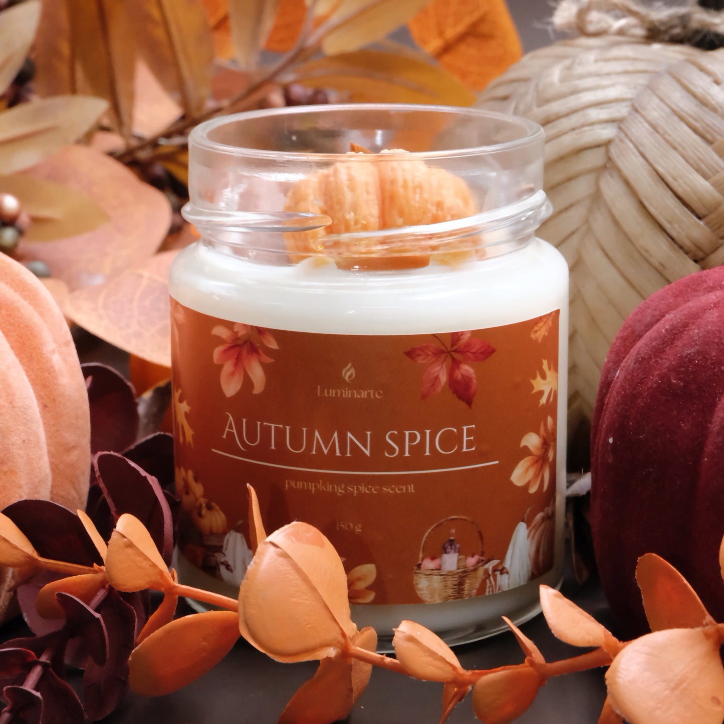Lumânare parfumată din ceară de soia, turnată manual – „Autumn Spice” | Ediție de toamnă, cu aromă caldă de dovleac