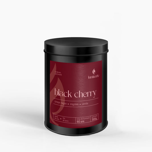 Lumânare parfumată din ceară de soia, turnată manual – „Black Cherry” | Colecția Aphrodisia Candles, cu aromă de cireșe negre, migdale, vanilie