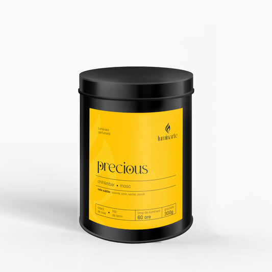 Lumânare parfumată din ceară de soia, turnată manual –„Precious” | Colecția Aphrodisia Candles, cu aromă de chihlimbar, mosc, iasomie, ozon, santal, paciuli