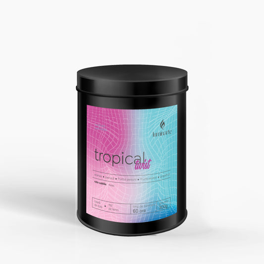 Lumânare parfumată din ceară de soia, turnată manual – „Tropical Twist” | Colecția Aphrodisia Candles, cu aromă de ananas, piersică, fructul pasiunii, fructe exotice, grapefruit
